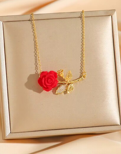 Romantic gold rose pendant necklace